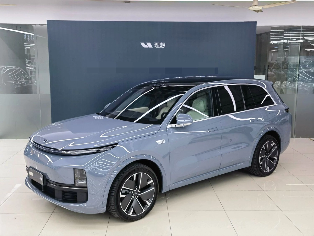 LiXiang L8 Рестайлинг 1.5hyb AT 4WD