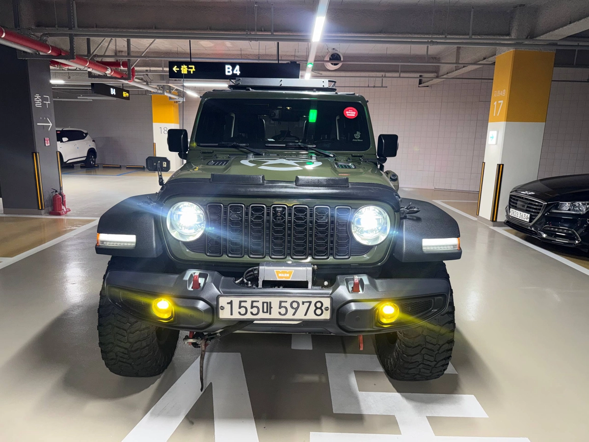 Jeep Wrangler IV (JL) 2.0 AT 4WD