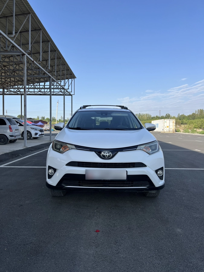 Открыть фото Toyota RAV4 IV (XA40) Рестайлинг 2.5 AT 4WD