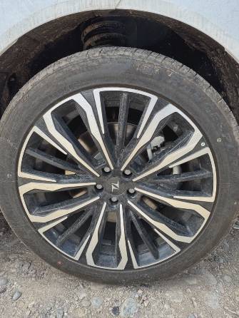 Dongfeng eπ 008 82.28 kWh 1.5hyb AT 4WD