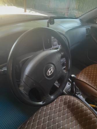 Hyundai Elantra III (XD2) Рестайлинг 2.0 MT