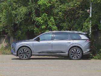 Dongfeng eπ 008 82.28 kWh 1.5hyb AT 4WD