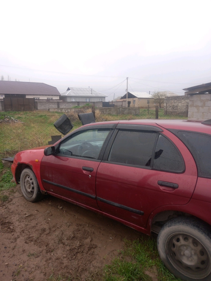 Nissan Almera I (N15) 1.6 AT