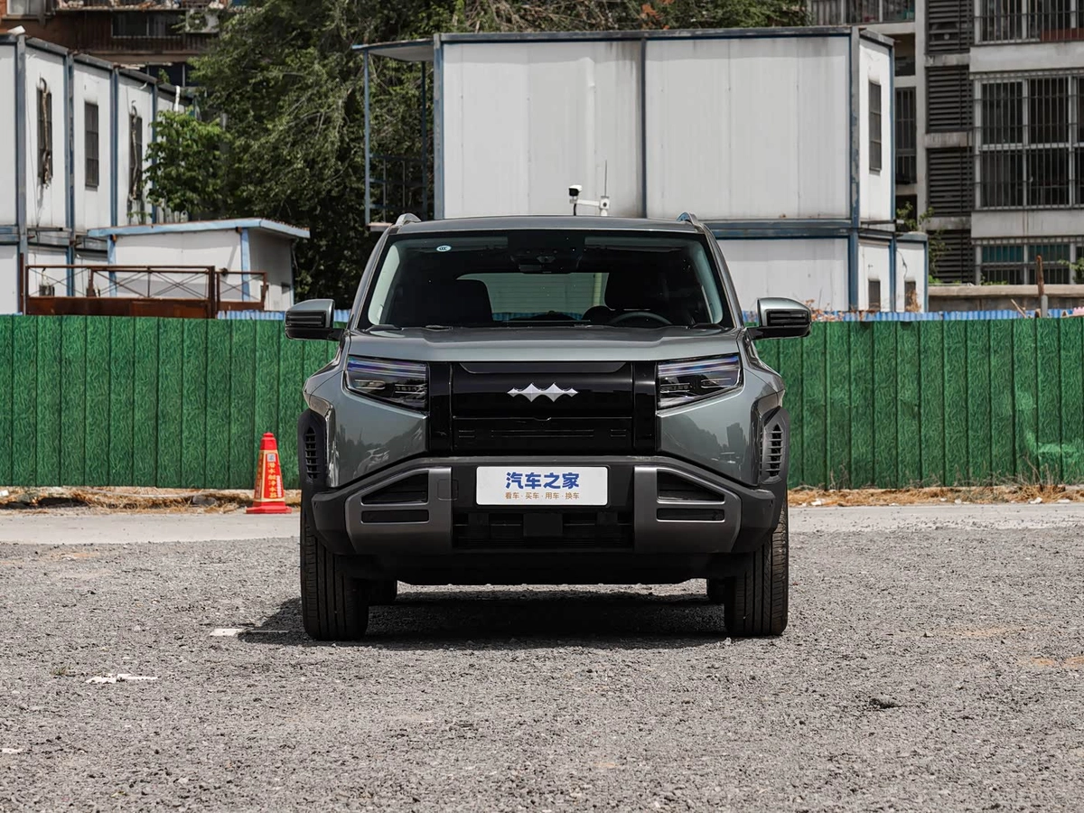Открыть фото BYD FangChengBao Leopard 3 Electro AT