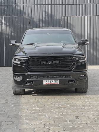 Dodge RAM RAM 1500 V Quad Cab 5.7 AT 4WD