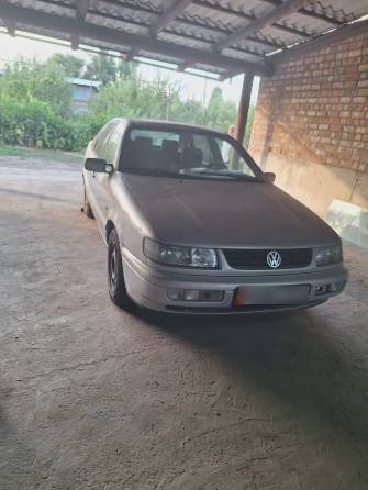 Volkswagen Passat B4 2.0 MT
