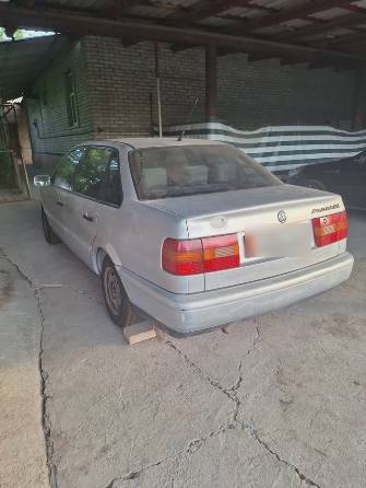 Volkswagen Passat B4 2.0 MT