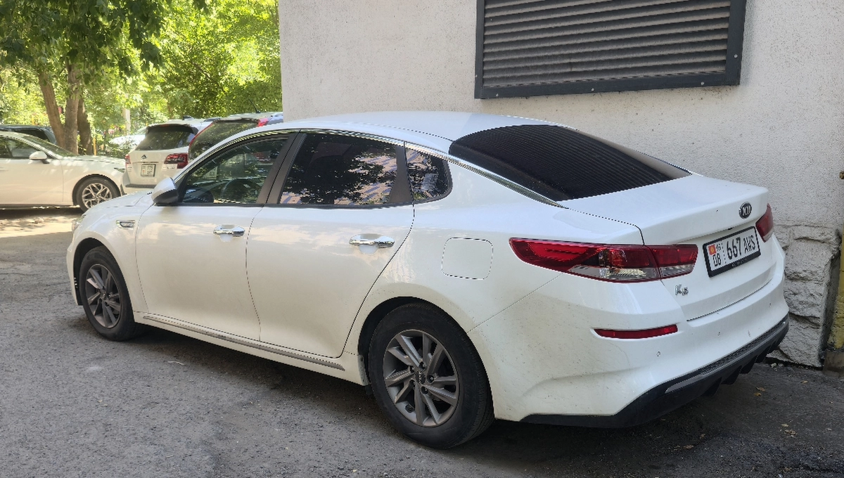 Kia K5 II 2.0 AT