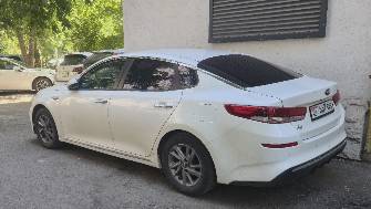 Kia K5 II 2.0 AT
