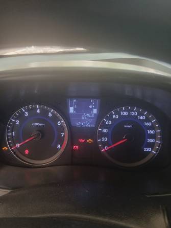 Hyundai Solaris I Рестайлинг 1.6 MT