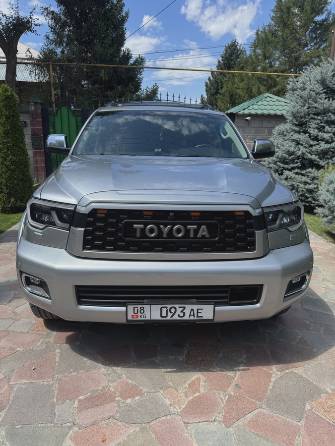 Toyota Sequoia II 5.7 AT 4WD