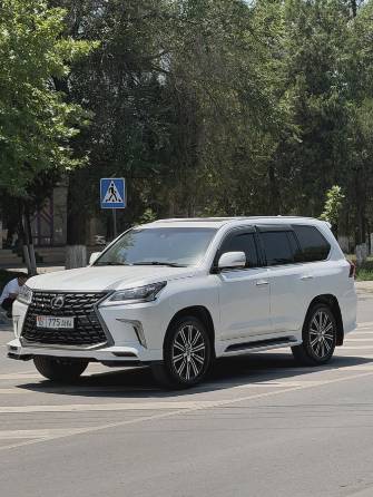 Lexus LX III Рестайлинг 2 570 5.7 AT 4WD