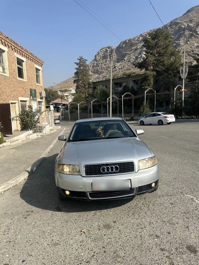 Открыть фото Audi A4 II (B6) 1.8 MT