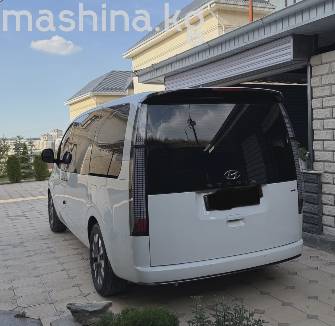 Hyundai Staria 2.2d AT 4WD