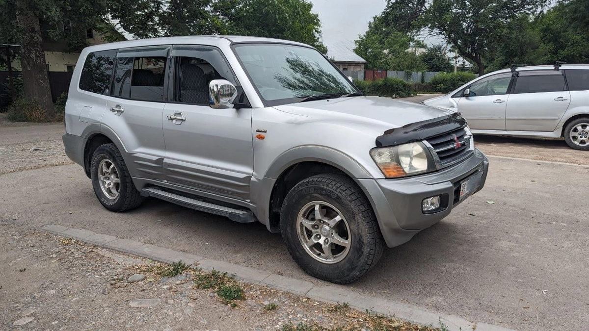 Открыть фото Mitsubishi Pajero III 3.5 AT 4WD