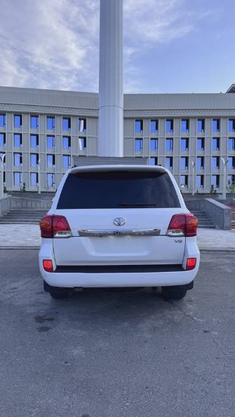 Toyota Land Cruiser 200 Series Рестайлинг 1 4.6 AT 4WD