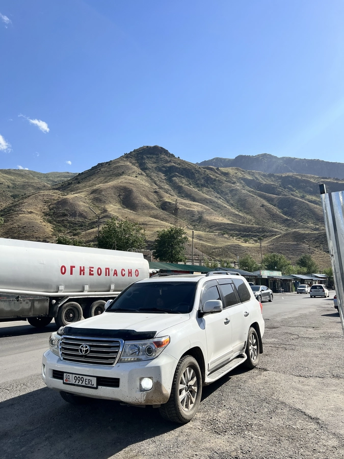 Открыть фото Toyota Land Cruiser 200 Series Рестайлинг 1 4.6 AT 4WD