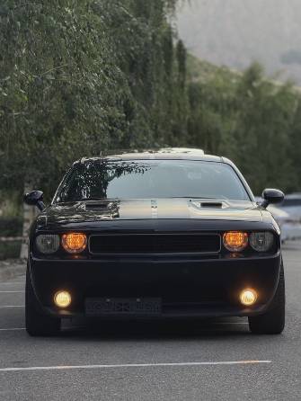Dodge Challenger III Рестайлинг 3.6 AT