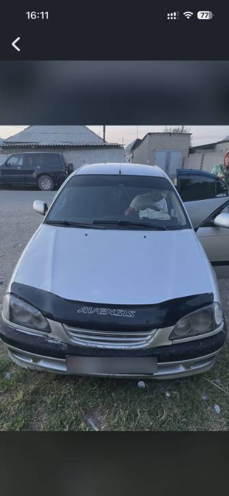 Toyota Avensis I 1.6 MT
