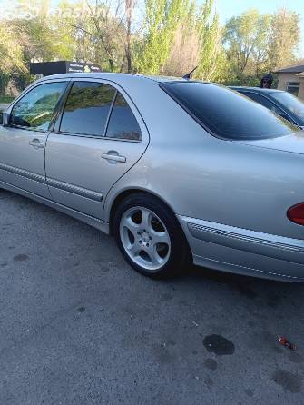 Mercedes-Benz E-Класс II (W210, S210) Рестайлинг 240 2.6 AT