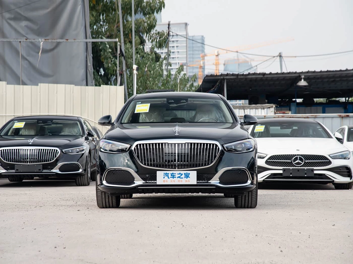 Открыть фото Mercedes-Benz Maybach S-Класс II (Z223) 580 4.0 AT 4WD