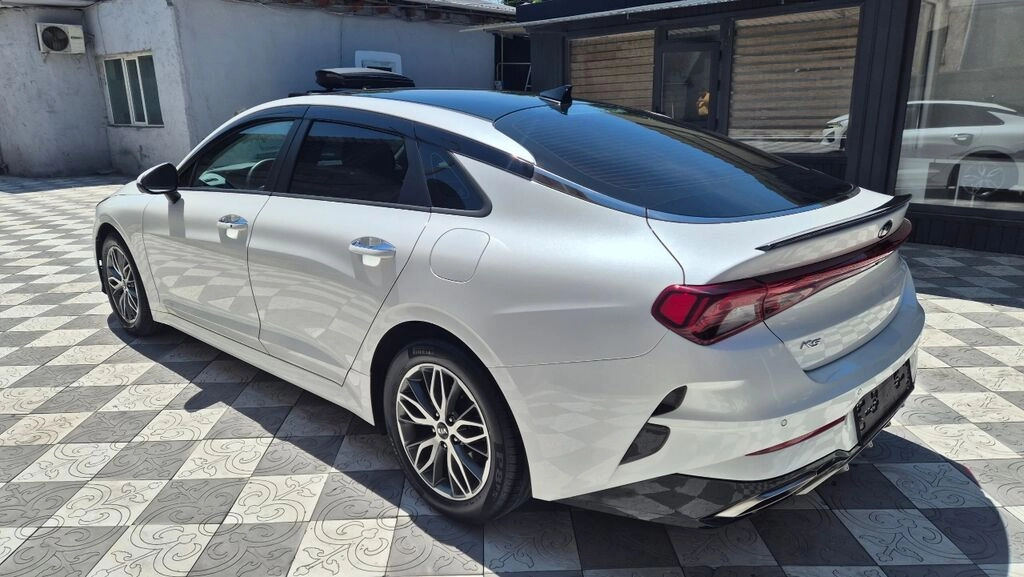 Kia K5 III 2.0 AT