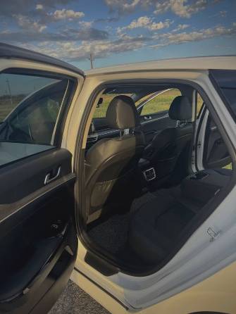 Kia K5 III 2.0 AT