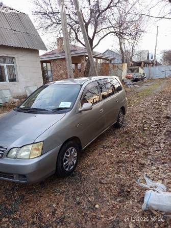 Toyota Gaia 2.0 AT