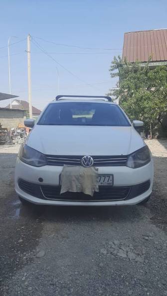 Volkswagen Polo V Рестайлинг 1.6 MT