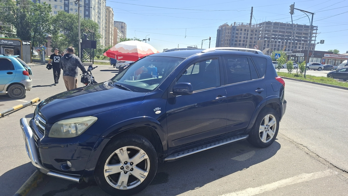Toyota RAV4 III (XA30) 2.2d MT 4WD