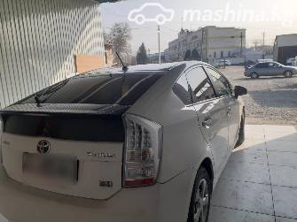 Toyota Prius III (XW30) 1.8hyb AT