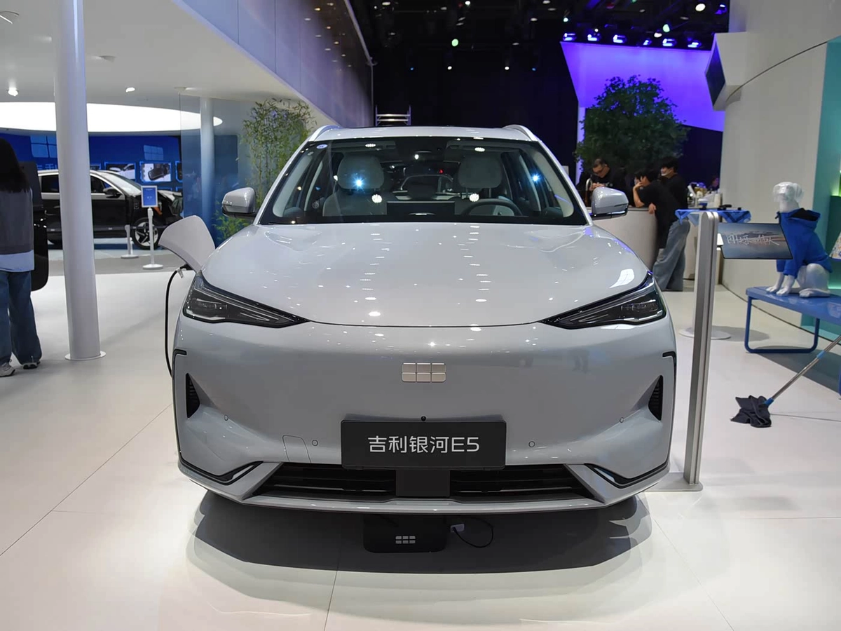 Geely Galaxy E5 60.22 kWh Electro AT