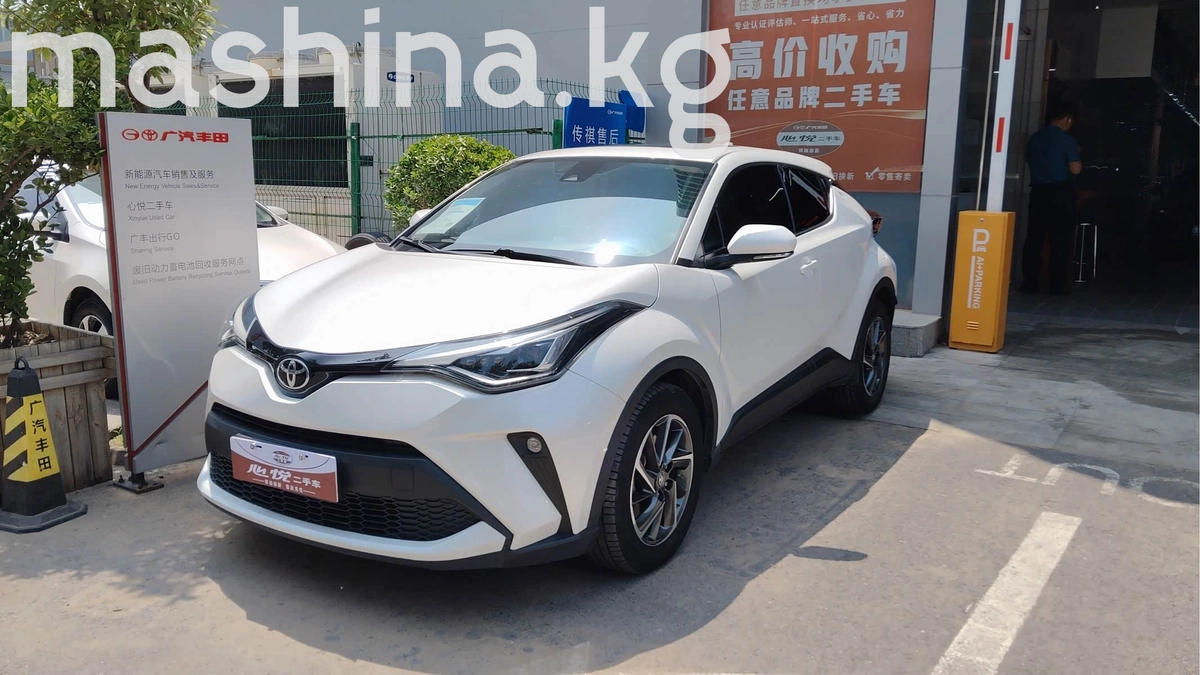 Открыть фото Toyota C-HR I Рестайлинг 1.2 CVT