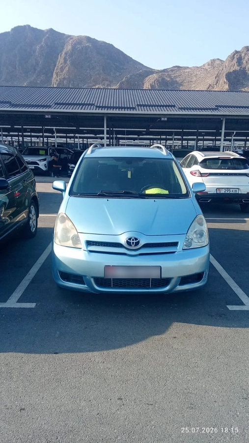 Toyota Corolla Verso I Рестайлинг 1.8 AT