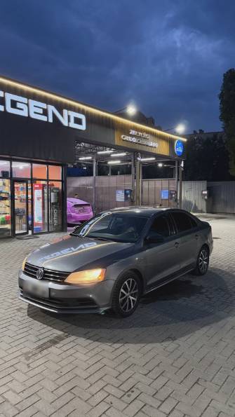 Volkswagen Jetta VI Рестайлинг 1.4 AT
