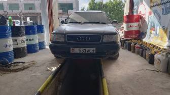 Audi A6 I (C4) 2.8 MT