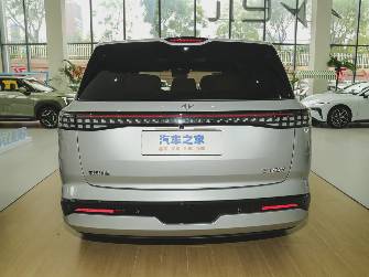 Dongfeng eπ 008 82.28 kWh 1.5hyb AT 4WD