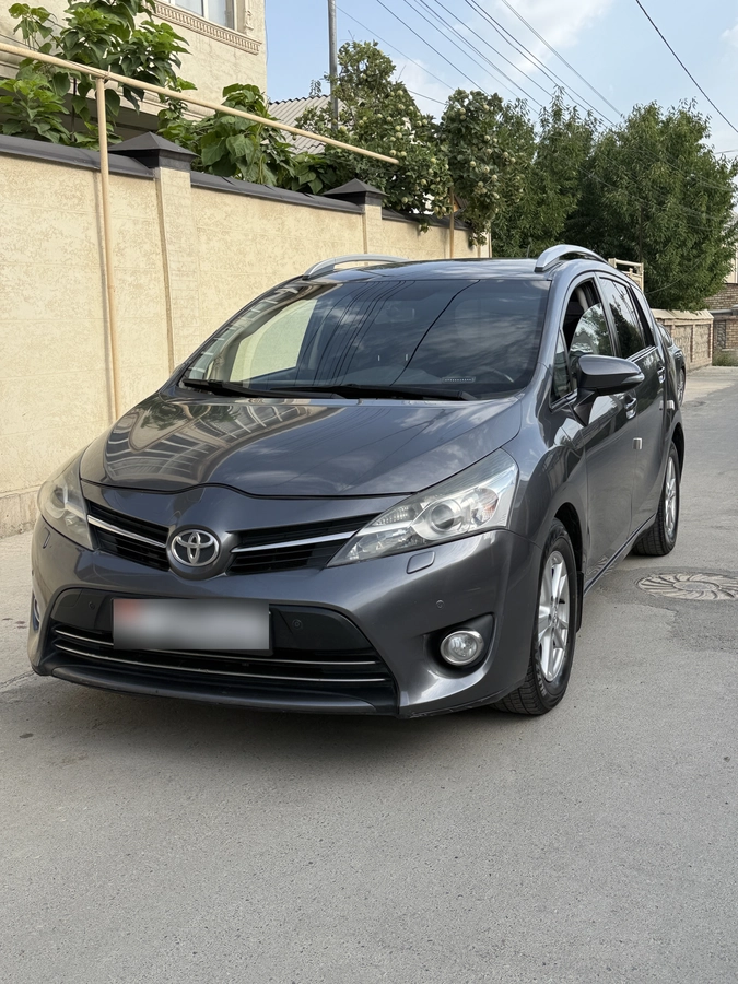 Toyota Verso I Рестайлинг 1.8 CVT