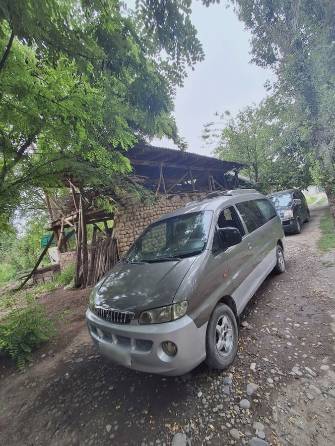 Hyundai Starex (H-1) Hyundai Starex (H-1) I 2.5d MT
