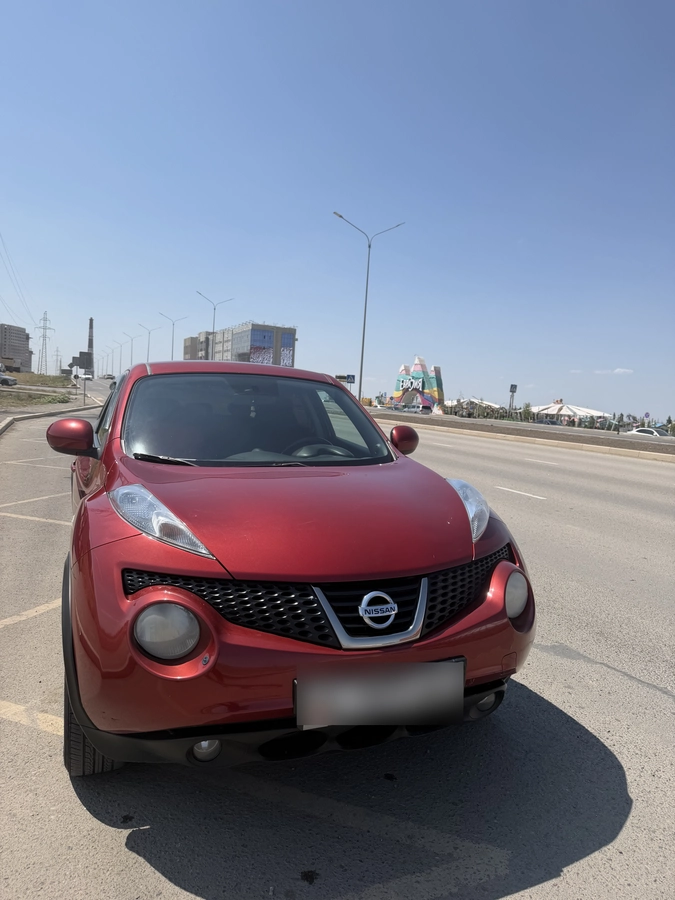 Nissan Juke I 1.6 CVT