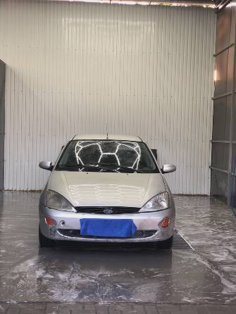 Ford Focus I 1.6 MT