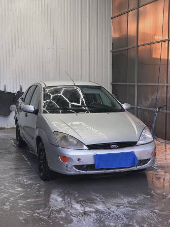 Ford Focus I 1.6 MT