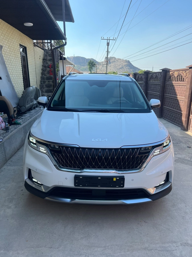 Открыть фото Kia Carnival IV 2.2d AT