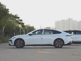 Dongfeng eπ 007 Electro AT