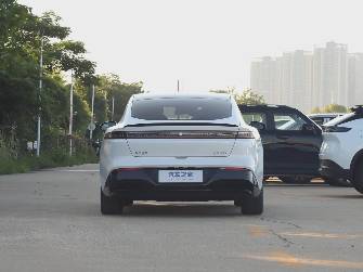 Dongfeng eπ 007 Electro AT