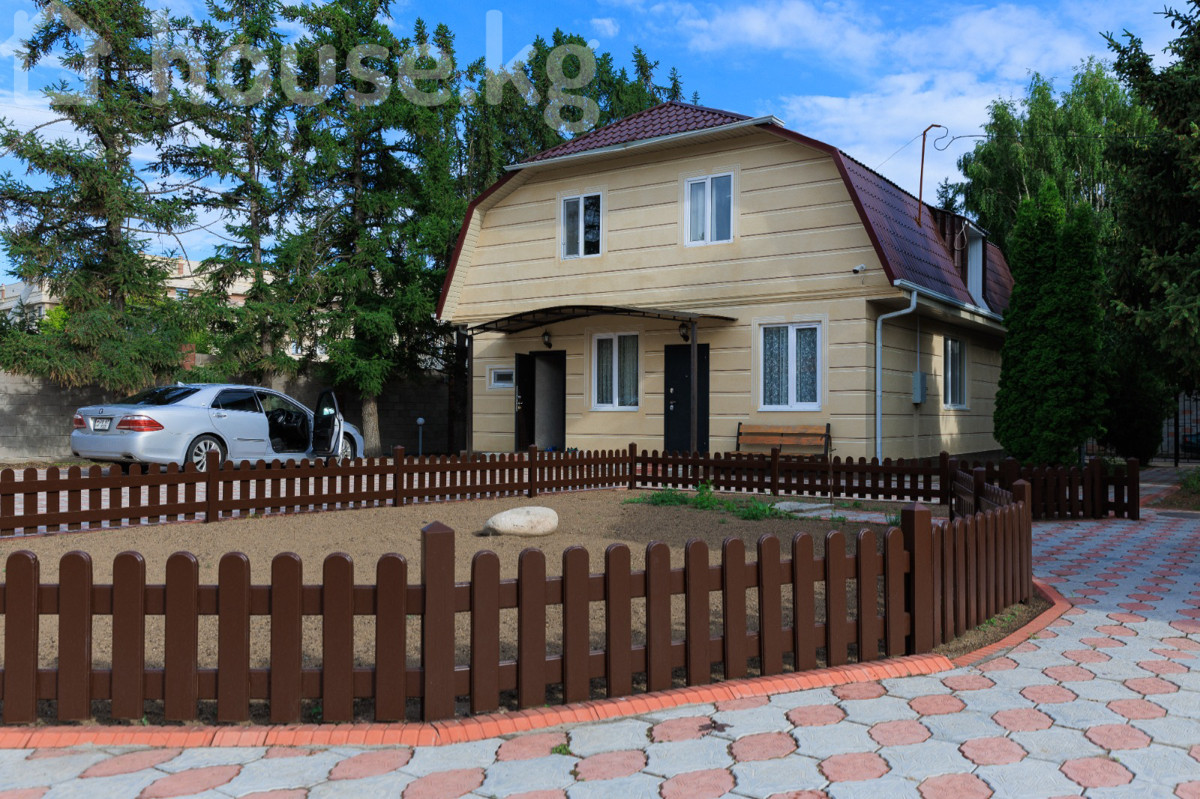 Дом, 6 и более комнат, 212 м2