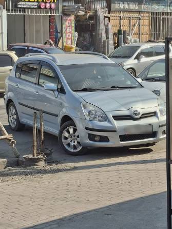 Toyota Corolla Verso I Рестайлинг 2 1.8 MT