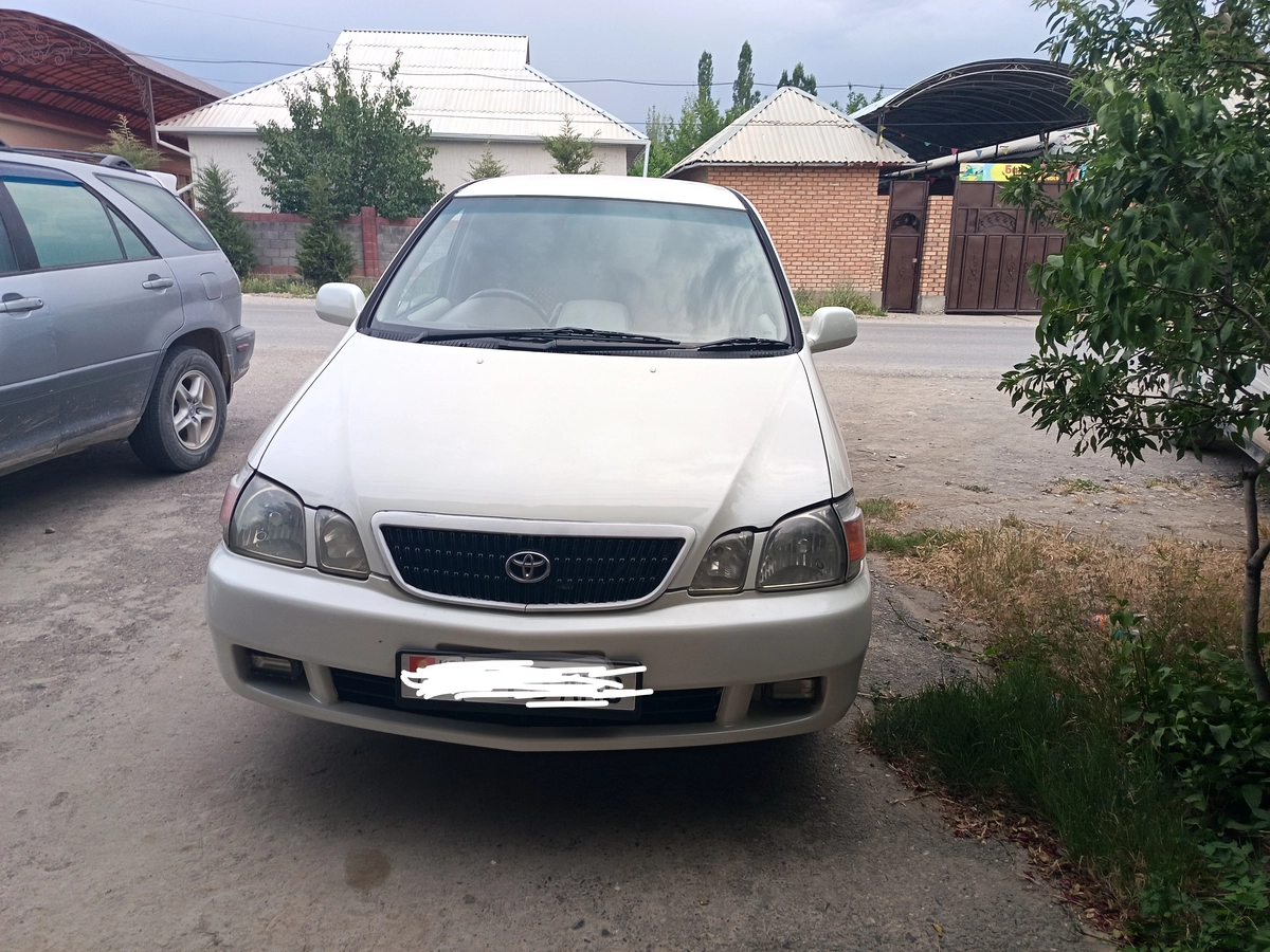 Toyota Gaia 2.0 AT