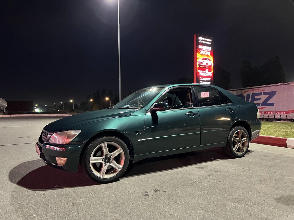 Lexus IS I 200 2.0 AT