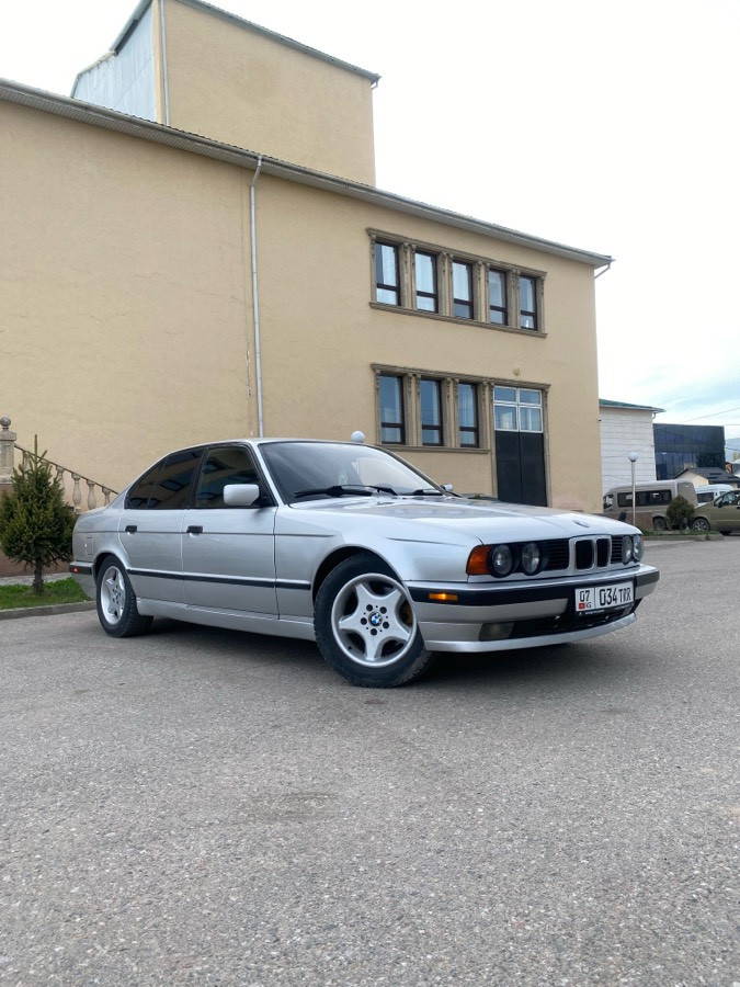 BMW 5 серии III (E34) 520i 2.0 MT